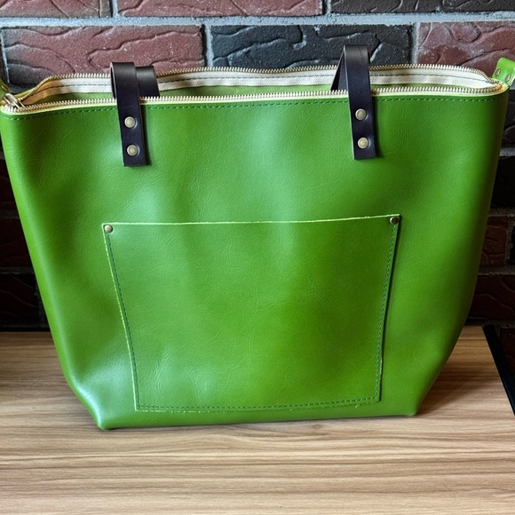 Portland Leather Goods Large Zip Tote- Green Apple